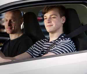 carnet conducir 17 años