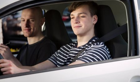 carnet conducir 17 años