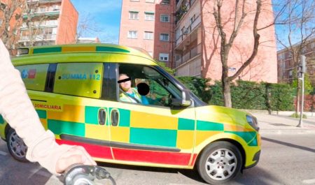 ciclista y ambulancia
