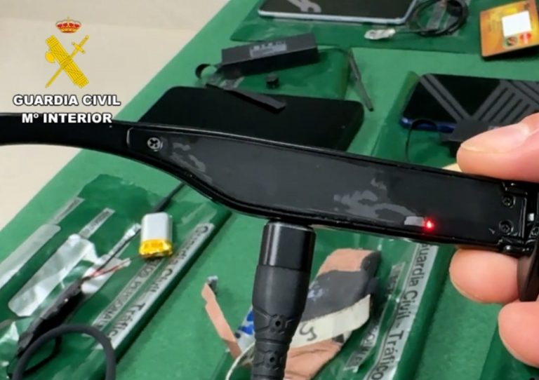 La DGT descubre un fraude inédito: este aspirante usaba un artefacto nunca visto en un examen de conducir