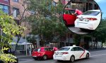 He visto esta escena que dejó a todos paralizados: un taxista detuvo el tráfico y se bajó de su coche para hacer esto. ¿Qué multa puede recibir?