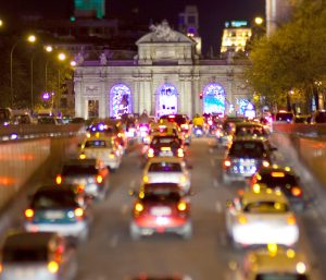 Atasco en la Puerta de Alcalá de Madrid.