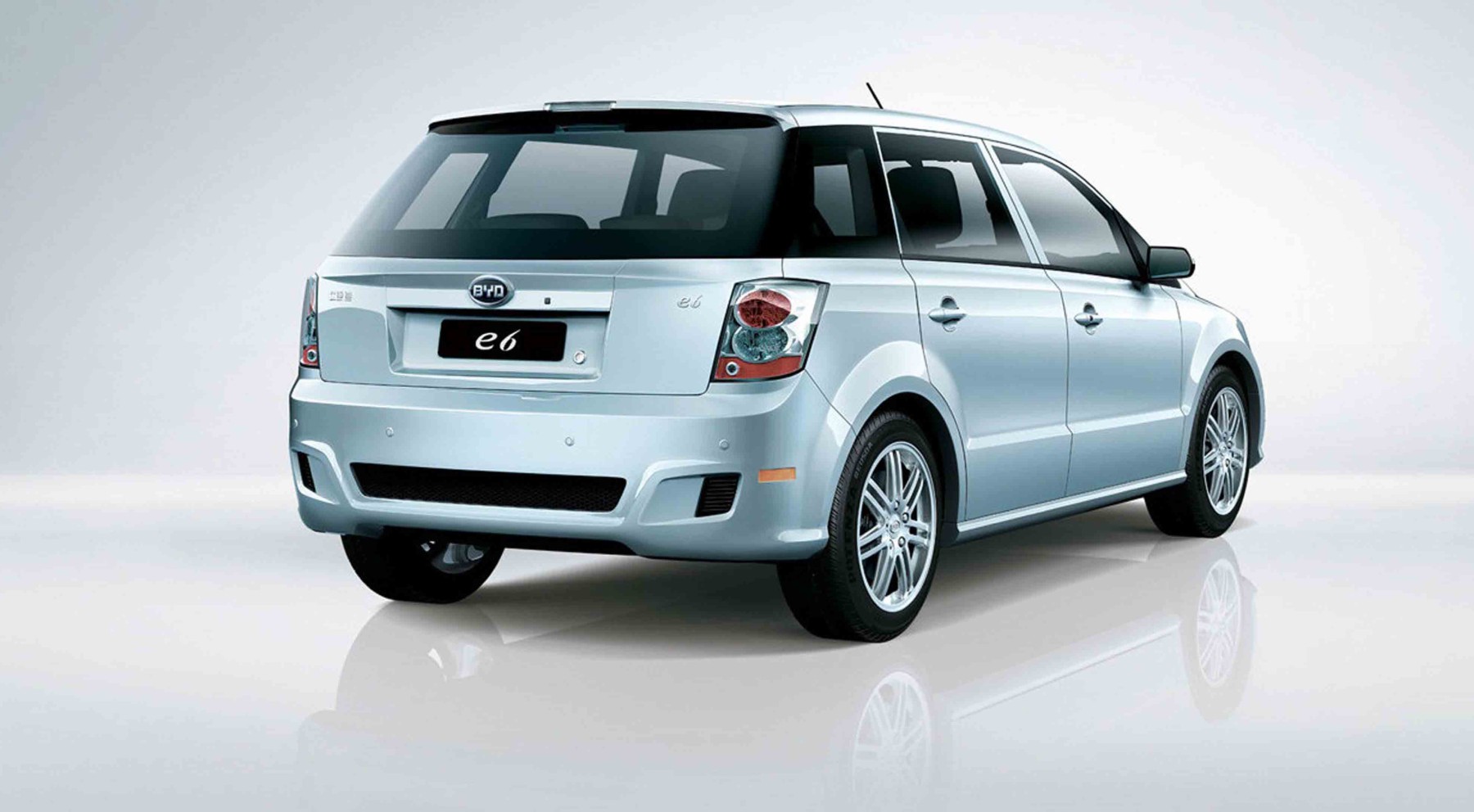 BYD e6