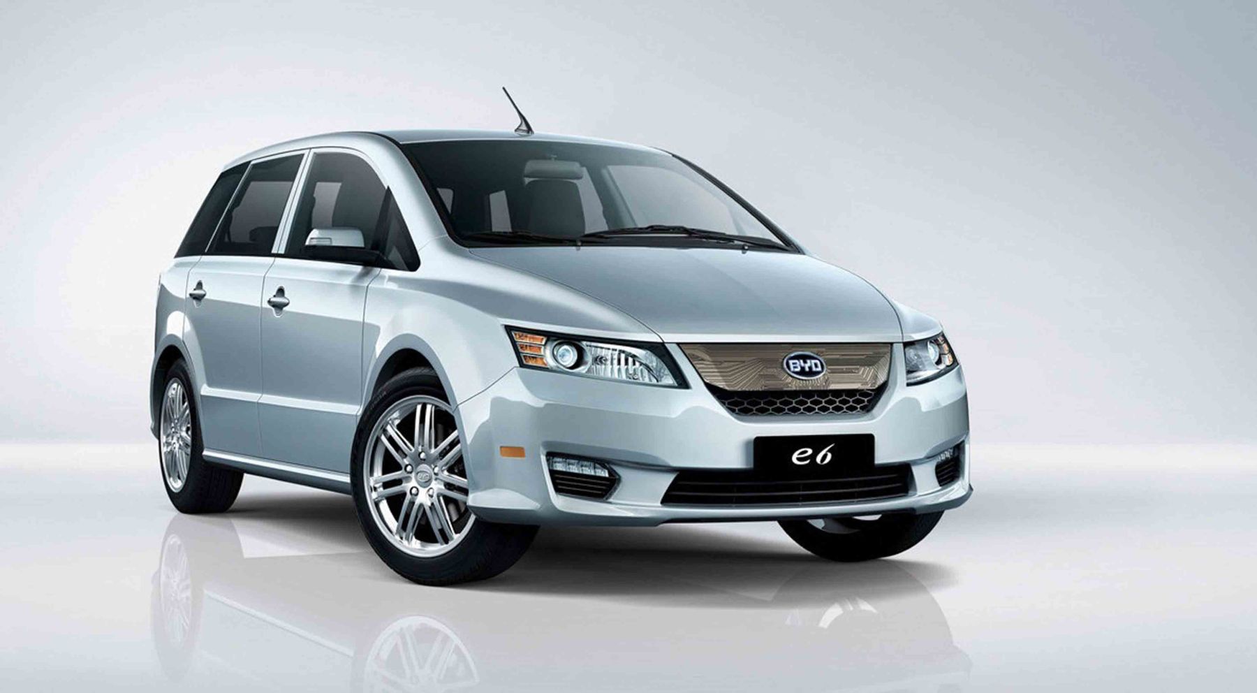 BYD e6