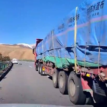 El vídeo viral que muestra cómo un camionero le salvó la vida a un conductor 