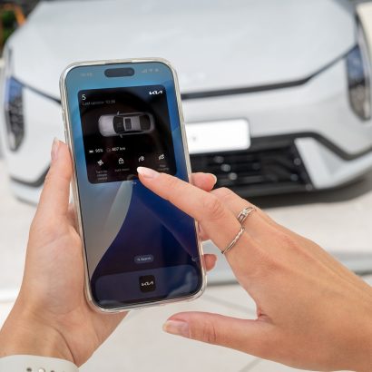 La primera vez en un coche eléctrico: guía para perder el miedo al enchufe y ahorrar cada mes