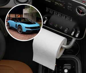 Meme papel higiénico Ferrari Luce