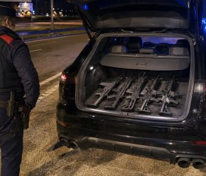 Mossos Cataluña Fusiles coche ap-7