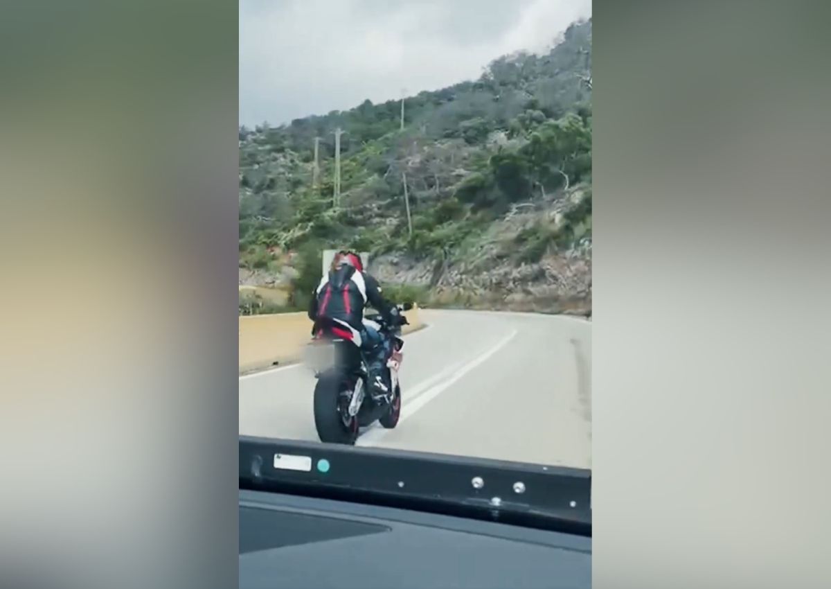 Motoristas adelantamiento Costa del Garraf