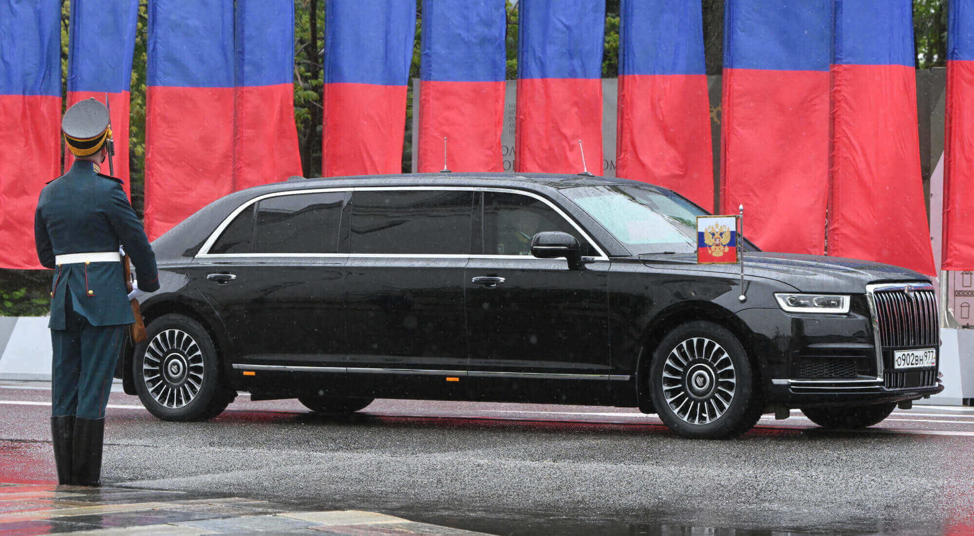 Putin limusina Aurus Senat