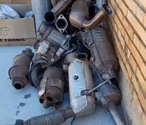 Roban más de 100 catalizadores en La Rioja.