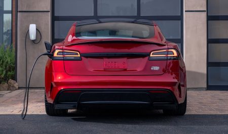 Tesla Model S cargando