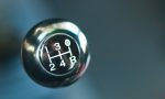 Qué significa la letra D en coches con transmisión manual: qué indica y por qué genera tanta confusión