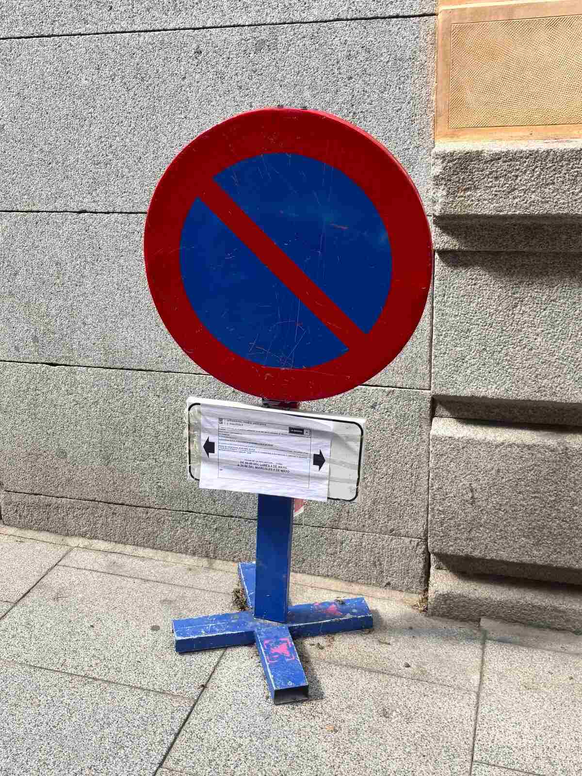 señal de tráfico no aparcar Madrid