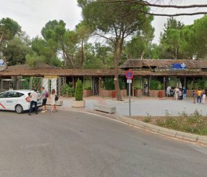 Entrada del Zoo Aquarium de Madrid.