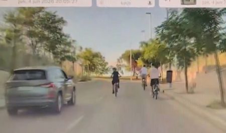Adelantamiento Skoda ciclistas