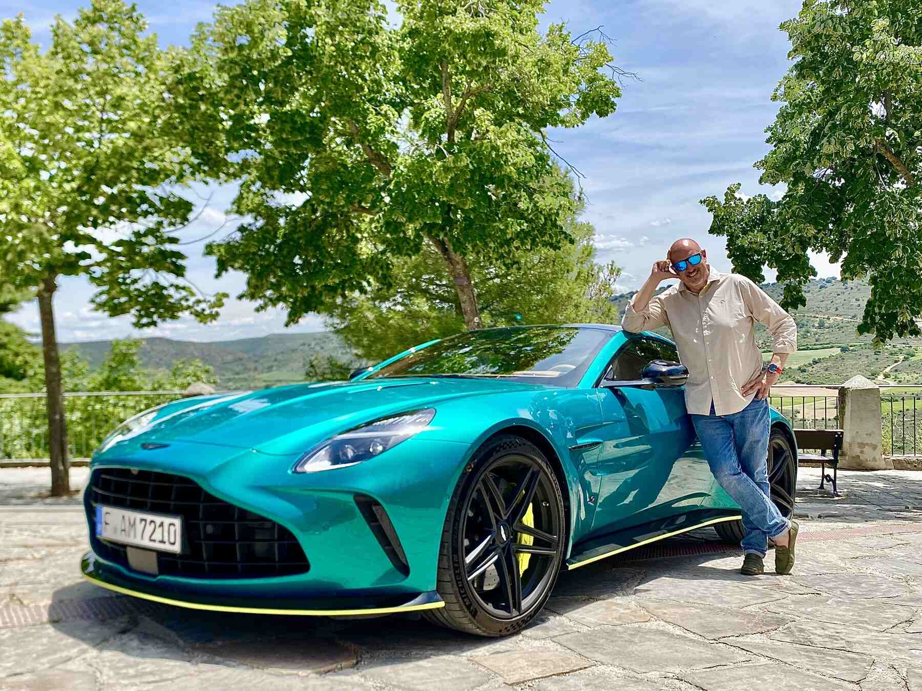 Aston Martin Vantage S