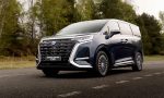 Este monovolumen chino de lujo tiene asientos con masaje, 210 kilómetros de autonomía eléctrica y ya se vende en España