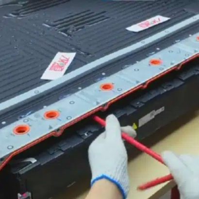 Sorpresa mayúscula de estos expertos al desmontar la batería de un coche de BYD: nadie esperaba esto