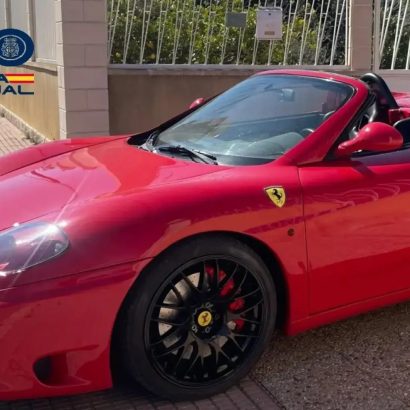 Pone a la venta un falso Ferrari y acaba detenido: el detalle que lo delató