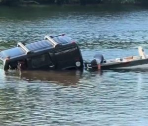 Hummer agua