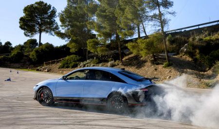 Hyundai Ioniq 6 N, el eléctrico para quienes les gusta grabarse haciendo trompos