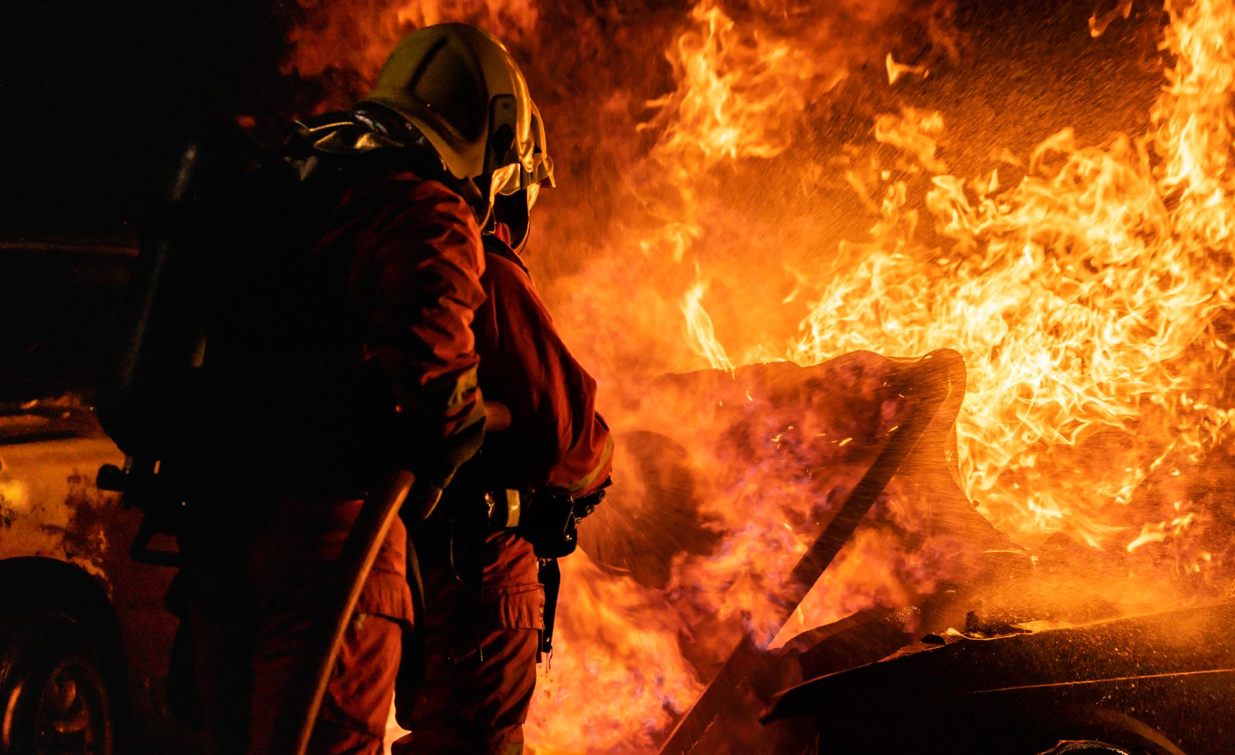Incendio coche bomberos