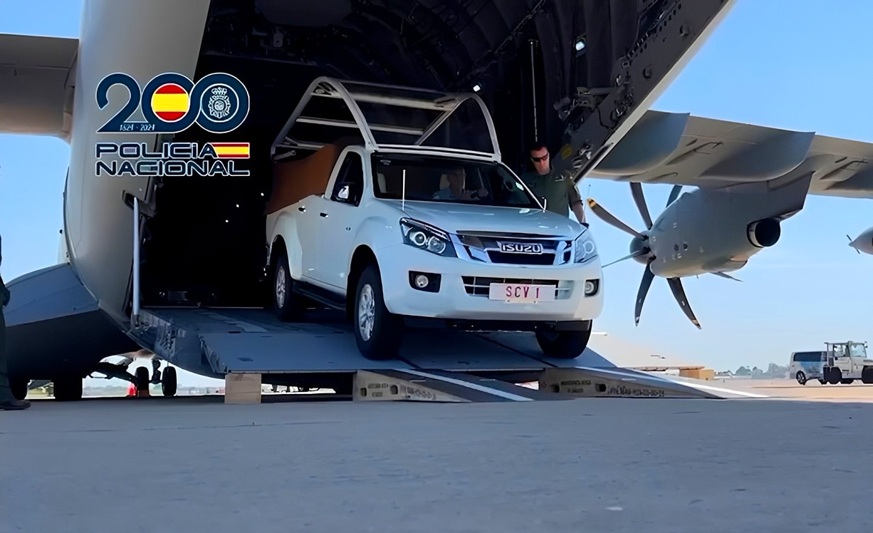 Isuzu D-Max papamóvil