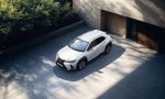 El Lexus UX 300h 2026 mejora su oferta con un sistema híbrido de 199 CV, más equipamiento y una gama de cuatro acabados