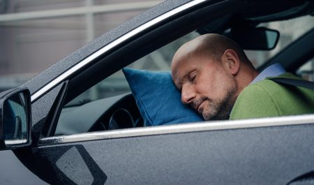 dormir coche
