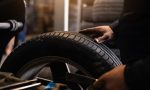 ¿Me pueden rechazar la ITV por la antigüedad de los neumáticos del coche? 