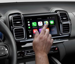 truco limpiar pantalla táctil coche