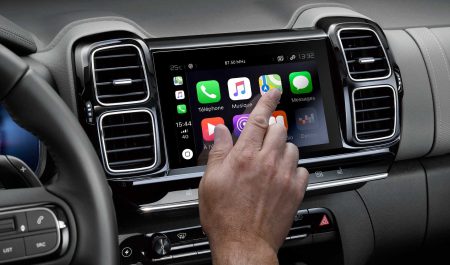 truco limpiar pantalla táctil coche