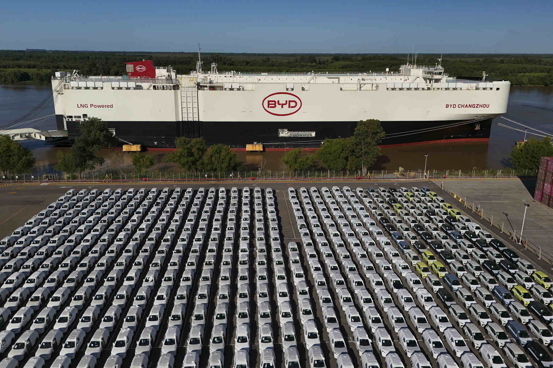Barcos coches chinos