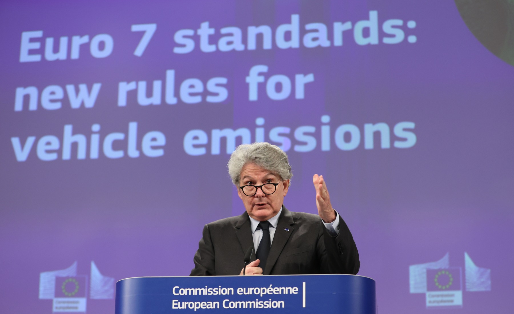 Comisión Europea normativa Euro 7