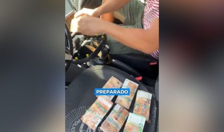 Dinero coche radio