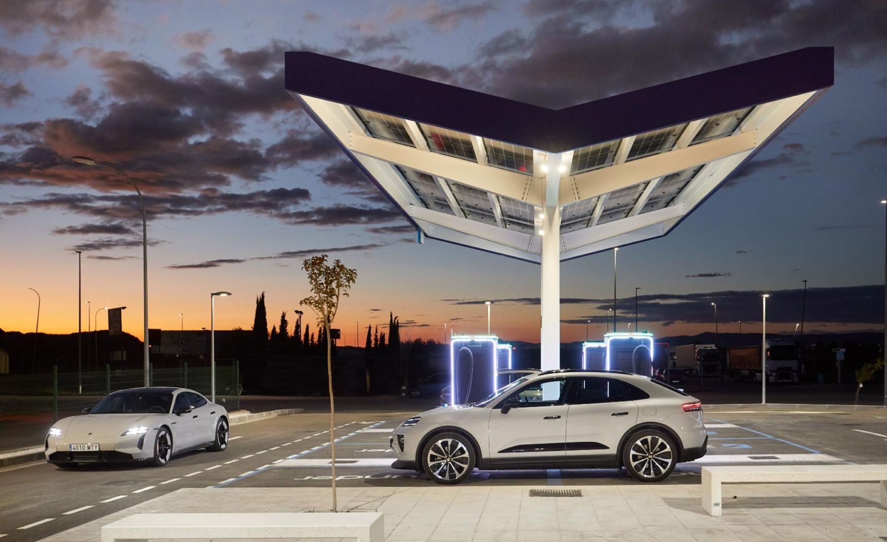 Estaciones carga coches eléctricos