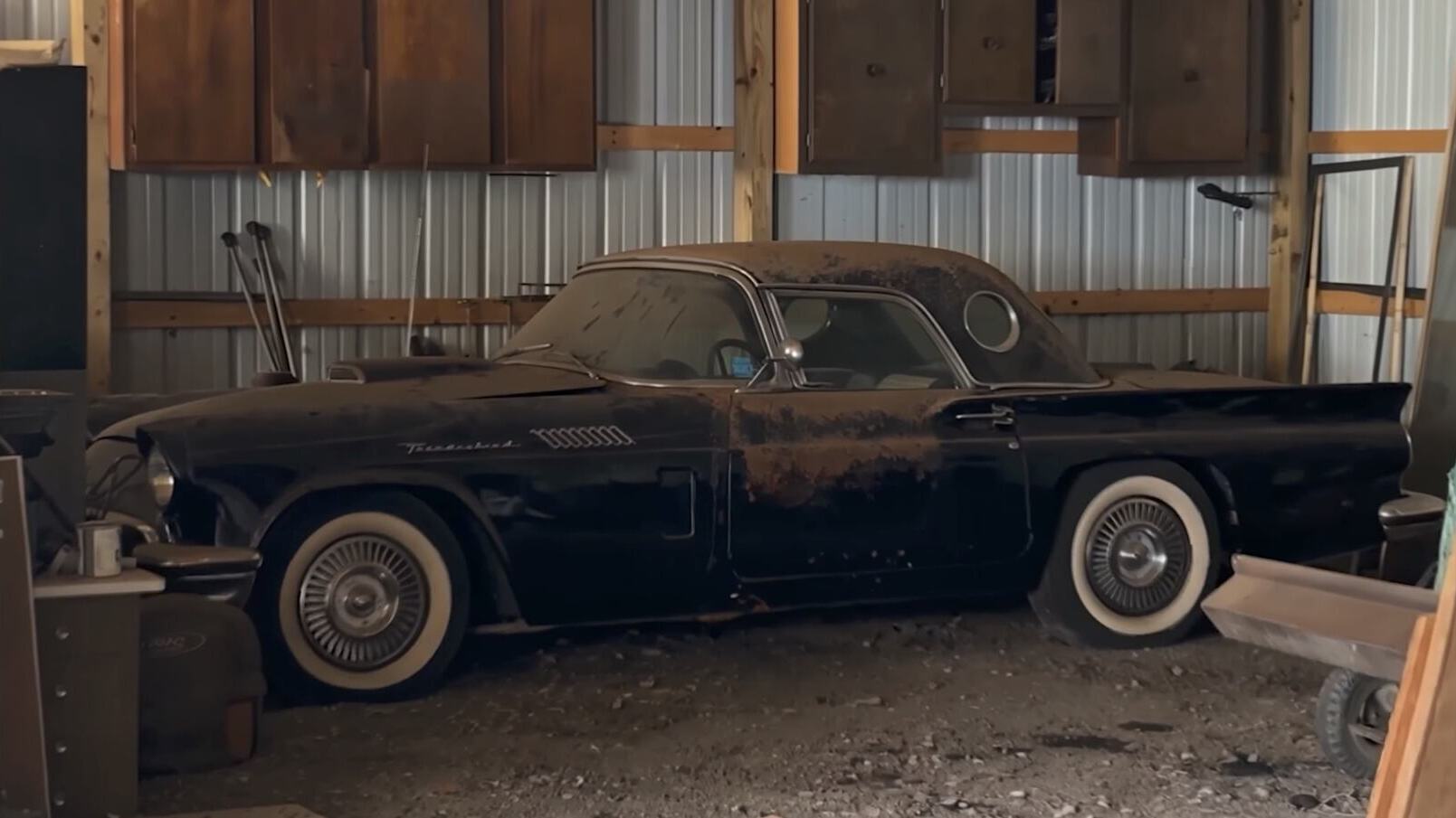 Uno de los grandes coches clásicos de 1957 fue olvidado en un garaje durante 15 años: lo que ocurrió después emocionó a todos