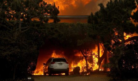 Incendio forestal casa y coche
