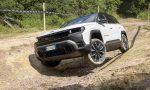 El Jeep Compass más potente de la historia ya tiene precio y nos ha demostrado su capacidad en carretera y, sobre todo, fuera de ella