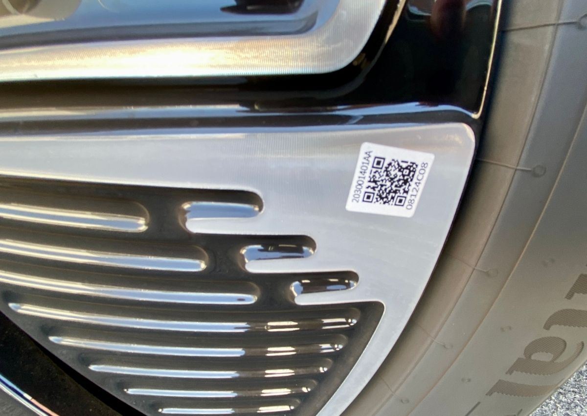 Neumático coche código qr