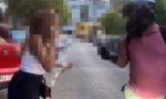Una mujer intentó reservar una plaza de aparcamiento en Valencia y terminó provocando una bronca en plena calle: ¿Es legal guardar sitio?