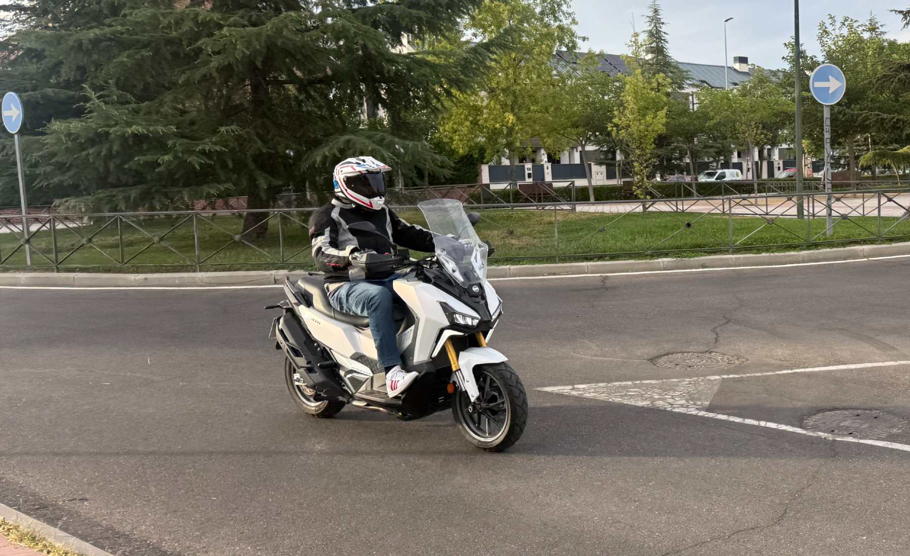 SYM ADXTG 400