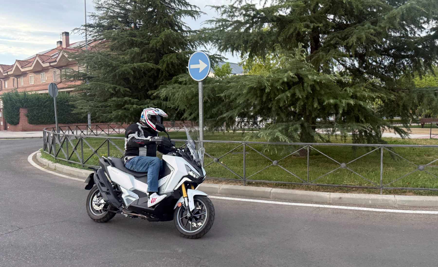 SYM ADXTG 400