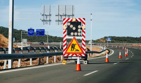 La DGT anuncia el corte total de estas autovías de Madrid durante el verano: horas y tramos afectados