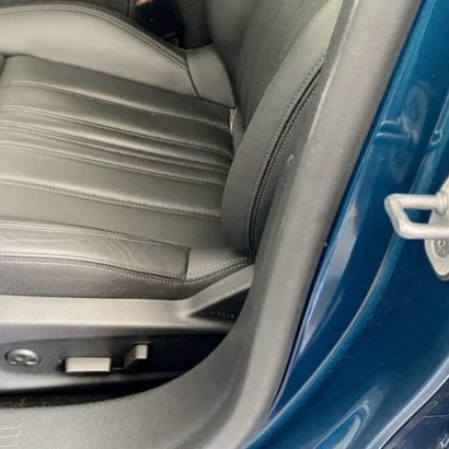 En verano marca la diferencia: esta es la utilidad de la pieza secreta de la puerta del coche que casi nadie conoce