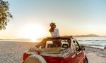 Si veraneas con tu coche en la playa, ten en cuenta estos consejos de los expertos o te puede costar hasta 10.000 euros