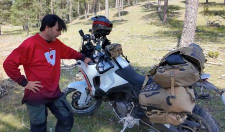 Charly Sinewan Ducati DesertX