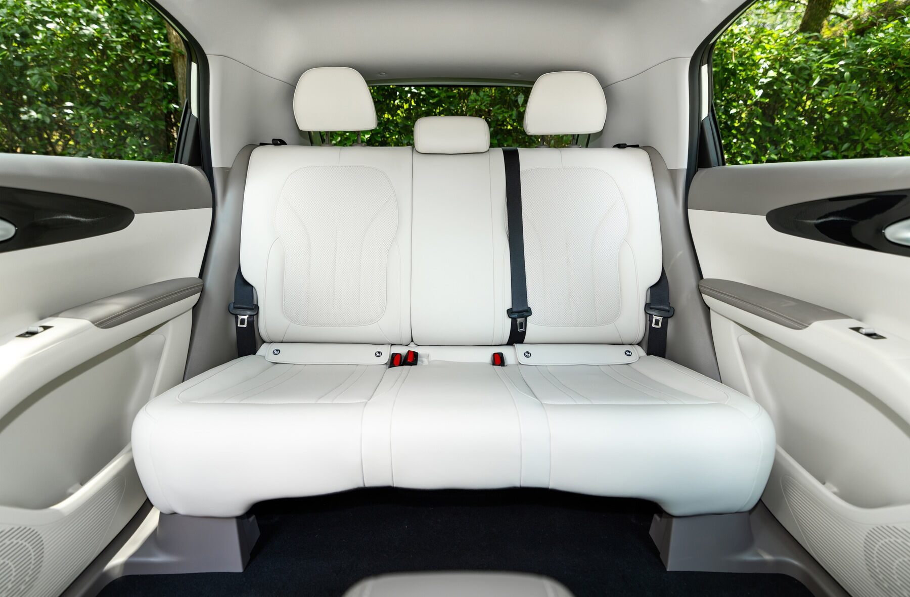 Geely E2