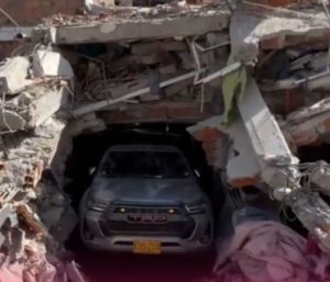 El viral que ha dado la vuelta al mundo: el Toyota Hilux que apareció casi intacto entre los escombros del terremoto de Colombia